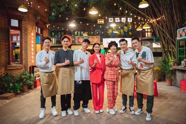 《大湾仔的夜》迎来碟头饭之夜，惠英红苑琼丹与大湾仔相聚上演回忆杀(图9)